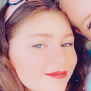 Meet your Posher, Deinna